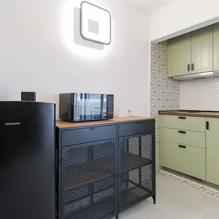Lovely In With Kitchenette Apartment Fuengirola