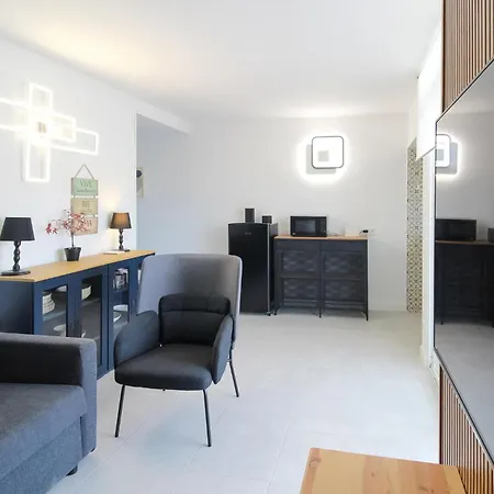 Apartment Lovely In With Kitchenette